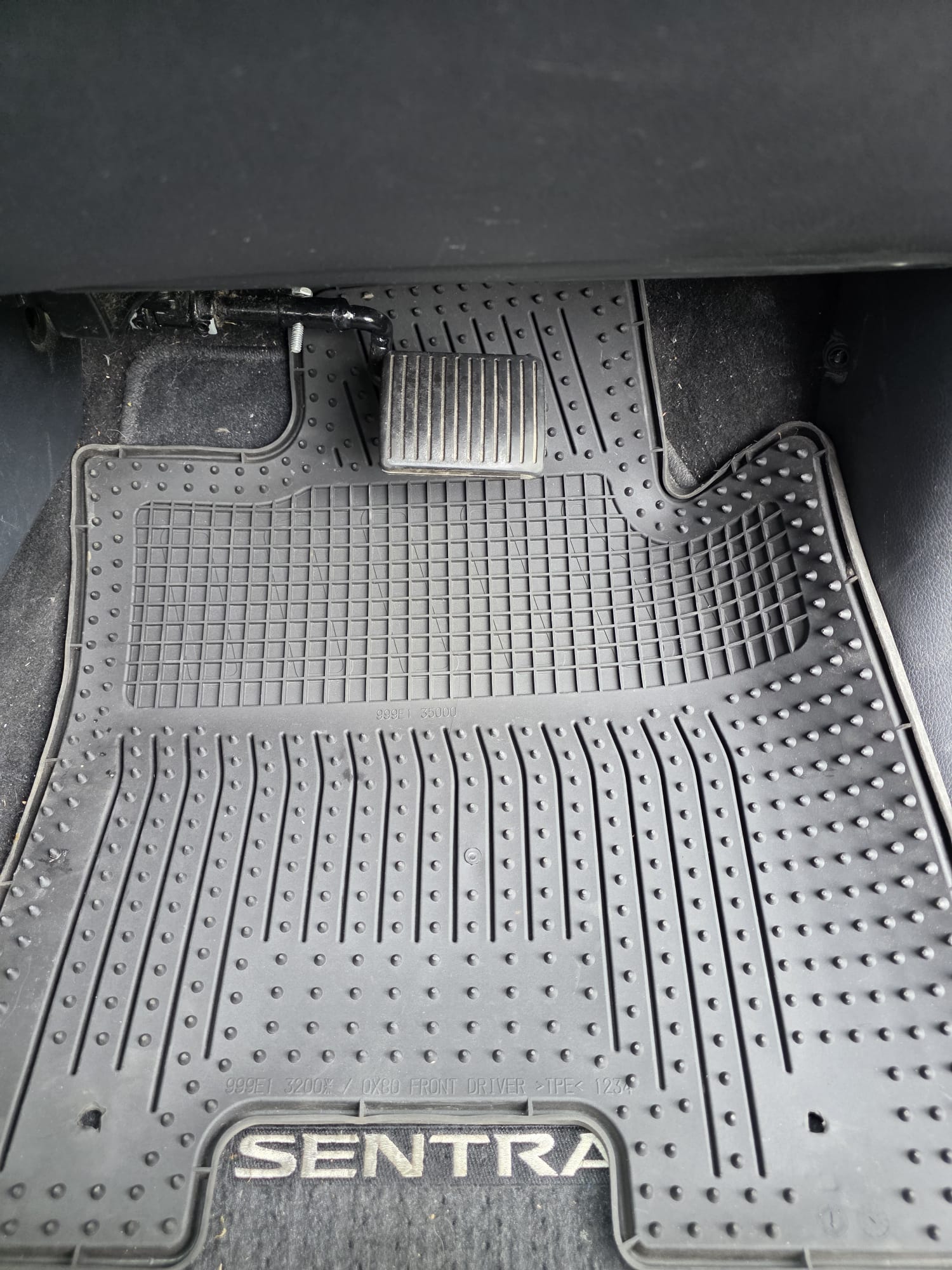 Standard brake pedal only at other driving schools